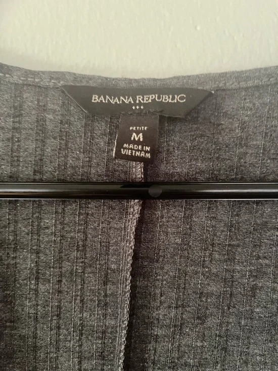 Banana Republic Women's Gray Ribbed Wrap-Front Long Sleeve Top - Picture 3 of 4